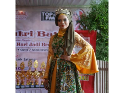 Lomba putra putri batik se Kab Brebes di Jong Cafe Paguyangan