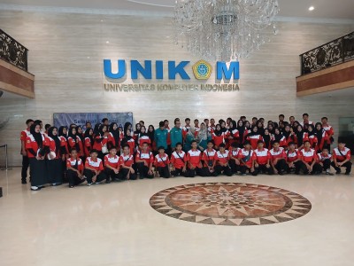 Kunjungan Industri di UNIKOM